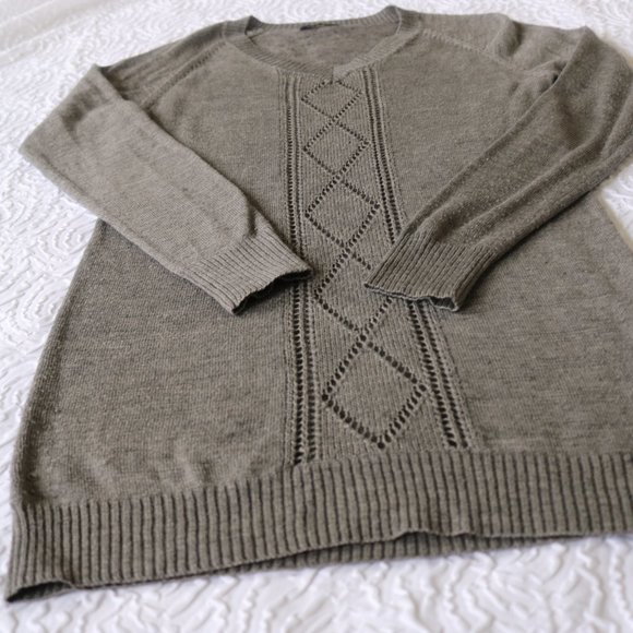 World Wide Love Long Sleeve Sweater - Picture 3 of 7